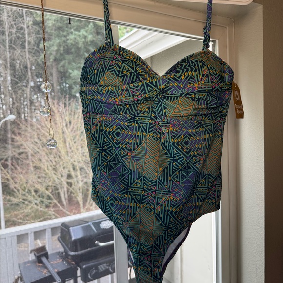 Geometric Patterned Swimsuit - Picture 1 of 6